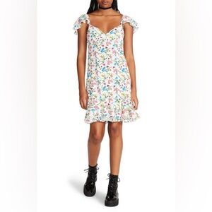 Botanical Floral Dress BETSEY JOHNSON
Piper In Sonic White